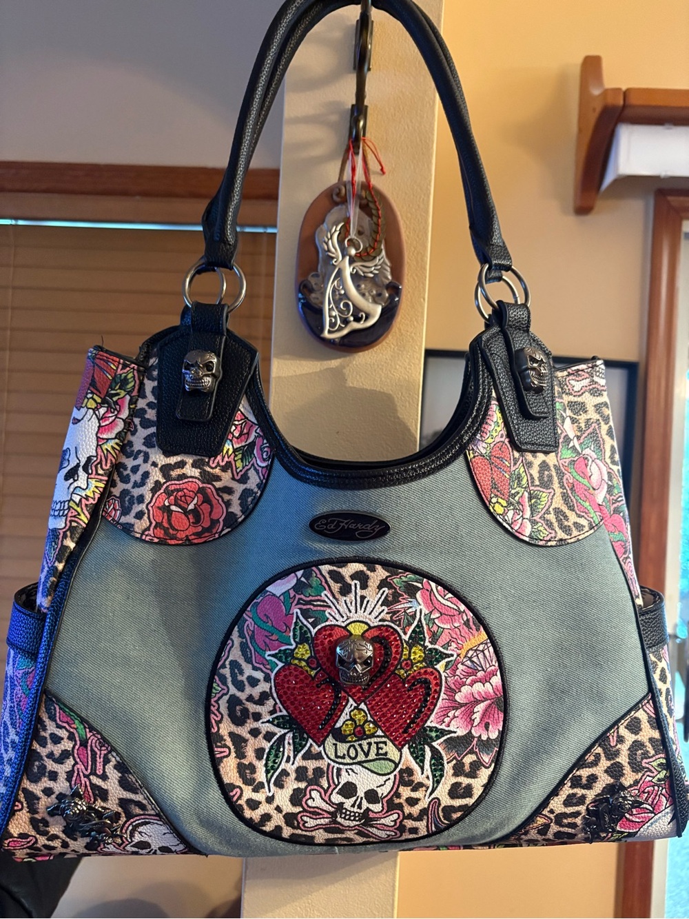 Ed Hardy NWOT “LOVE” Large Shoulder Bag Multicolor/Metal Skulls & Flowers. 17x12 - Picture 16 of 16